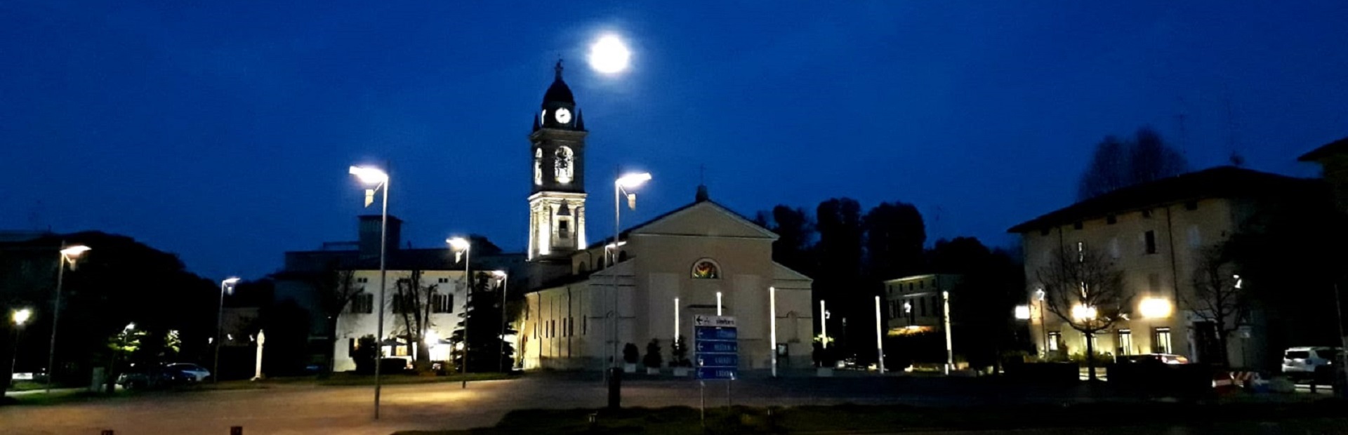 chiesa by night