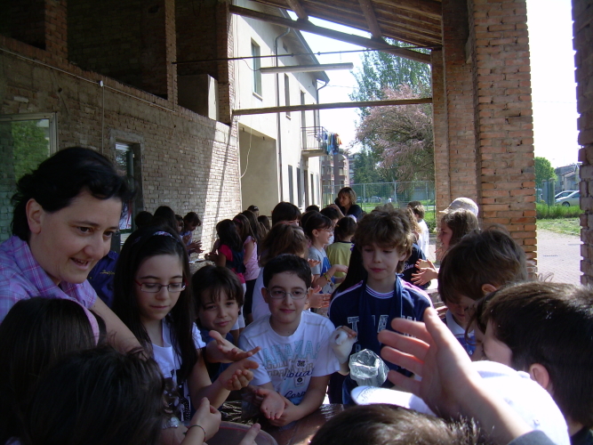 Un momento della Giornata Comunitaria dei ragazzi che si preparano alla Prima Comunione (2011)