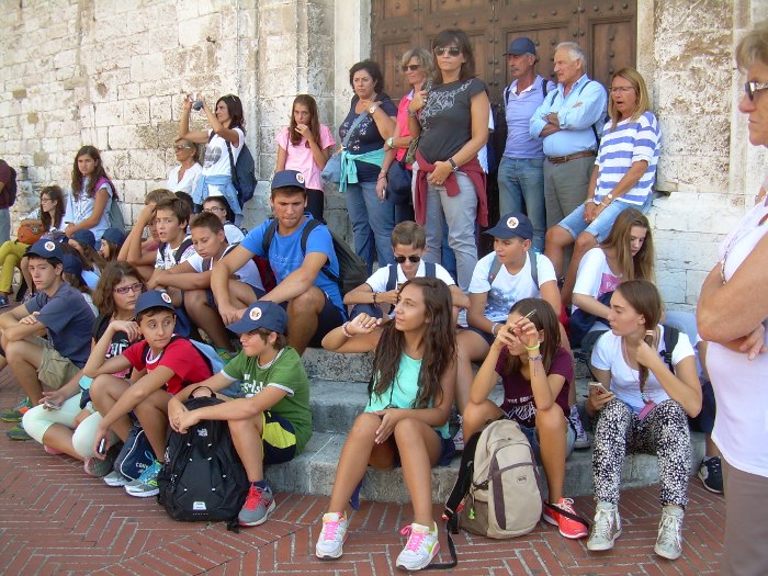 \"Pellegrinaggio ad Assisi, gruppo \"\"Carica del 2002\"\", 2-3/09/2015. Stupiti dalle bellezze di Gubbio\"
