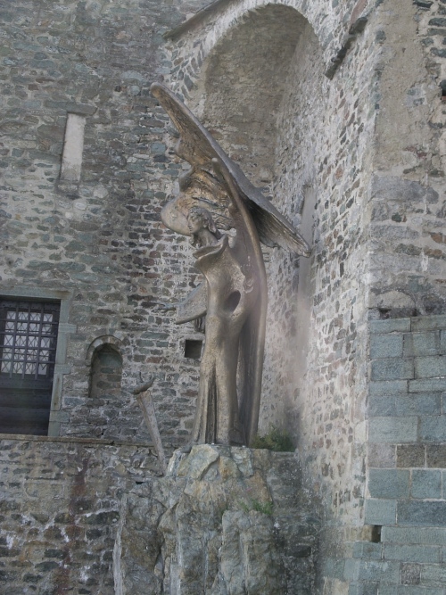 SACRA DI SAN MICHELE: La statua di San Michele Arcangelo